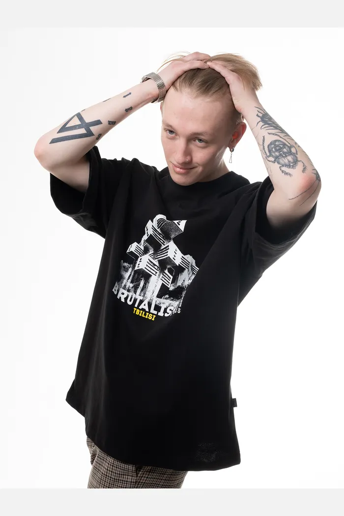 Футболка Брутализм Тбилиси 240 man черная