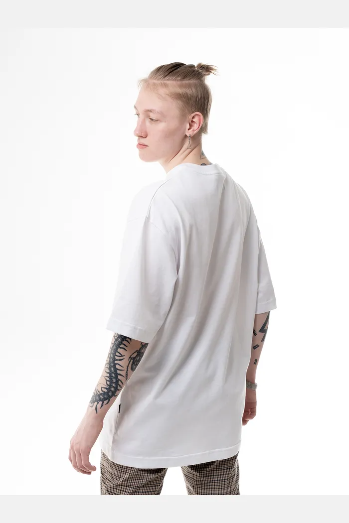 Футболка Брутализм Москва 240 man белая