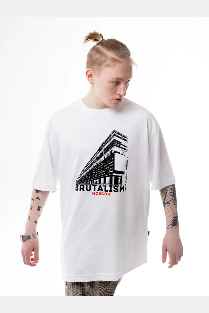 Футболка Брутализм Москва 240 man белая