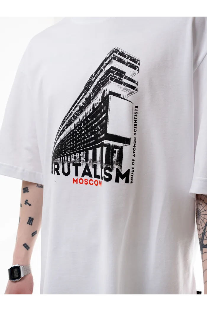 Футболка Брутализм Москва 240 man белая