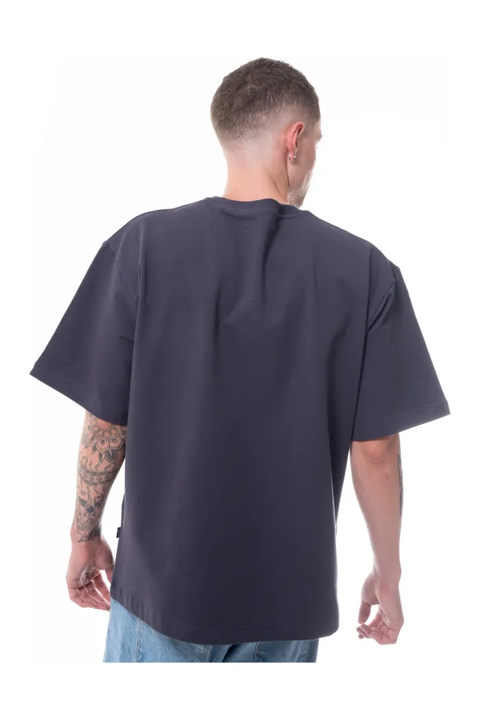 Футболка С7МЬ В своем мире 