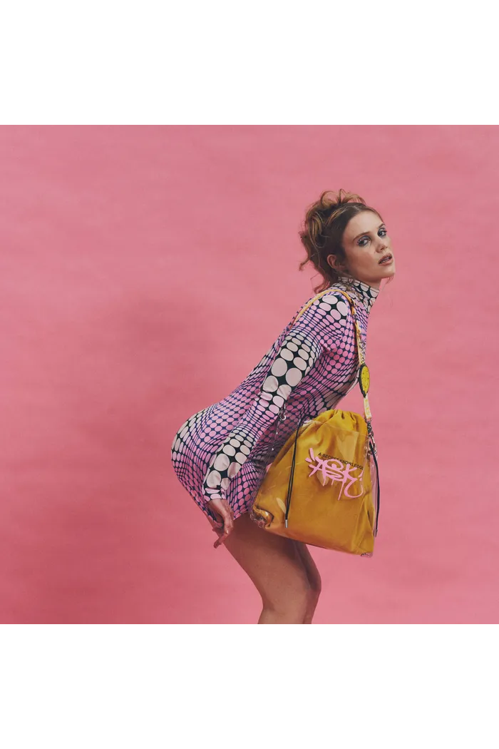 Сумка Maxi Glassy Tub бежевая, choсo ремень