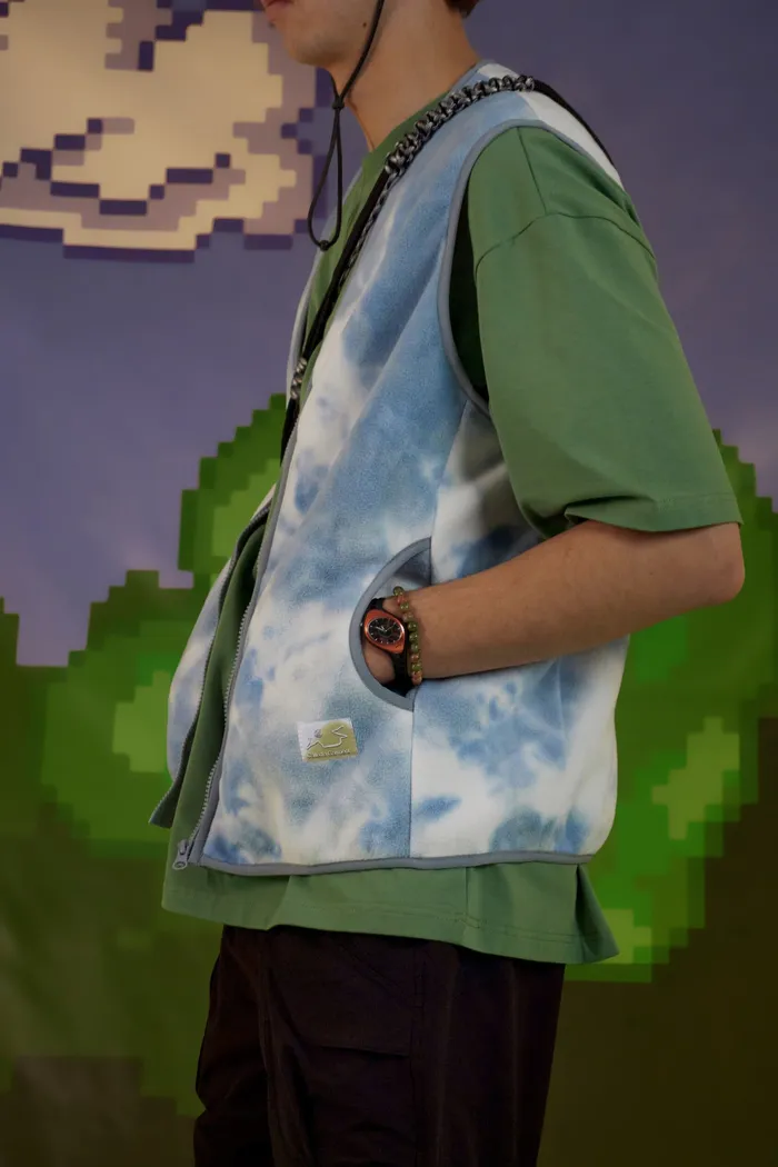 Жилетка Wilderness tie-dye vest Cloudy Sky