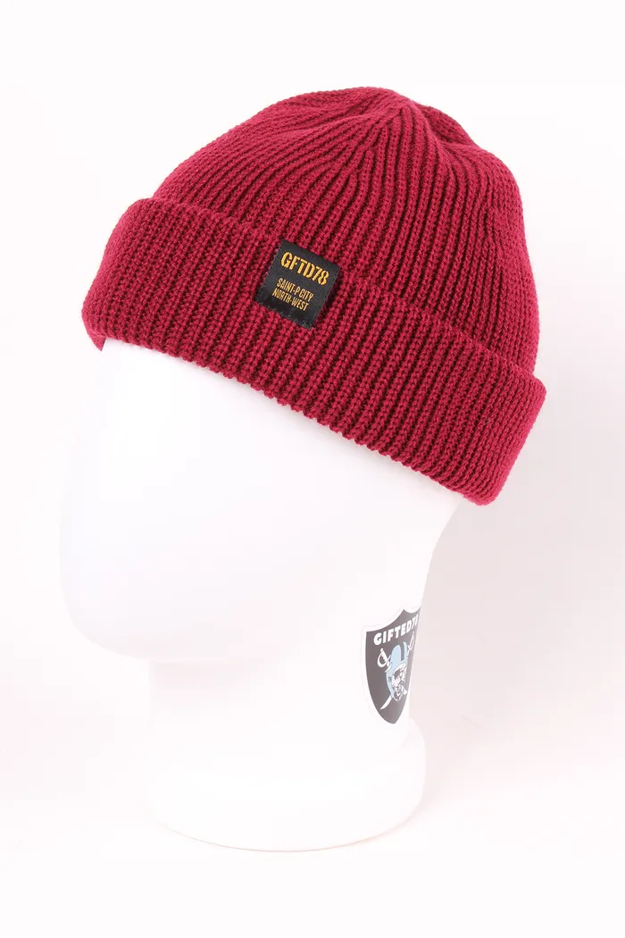 Шапка GIFTED78 NOIR/167 бордовая
