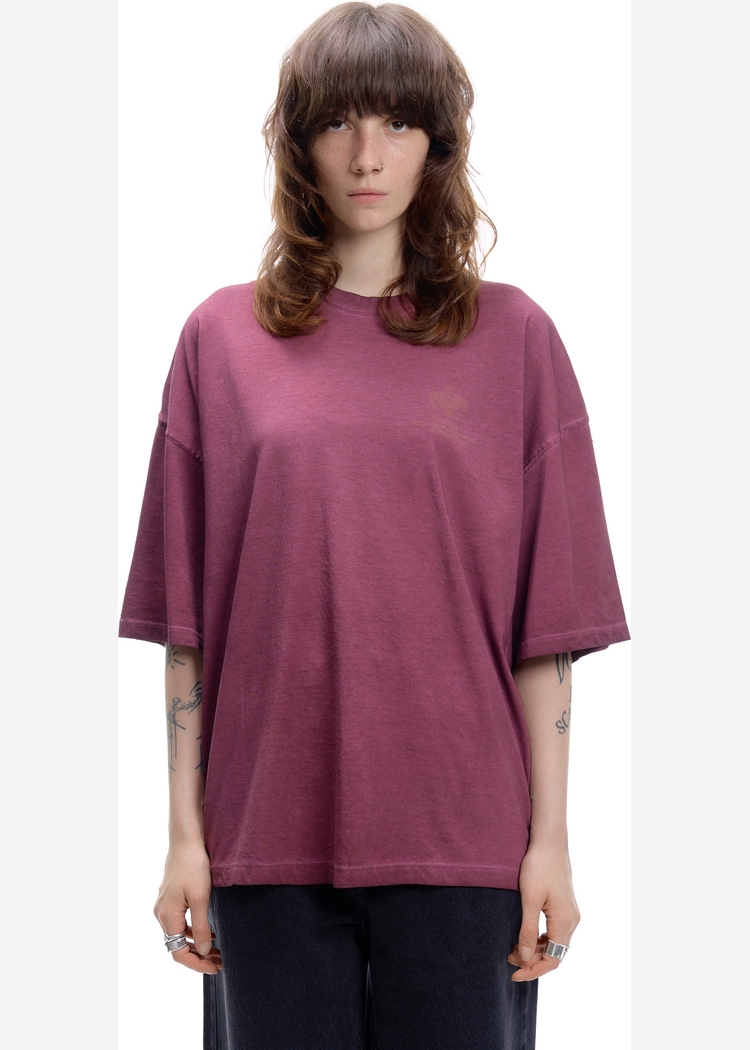 Футболка белая ISSAYA Omen Burgundy Garment Dyed 